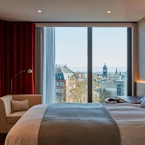 Zimmer mit Kingsize-Bett